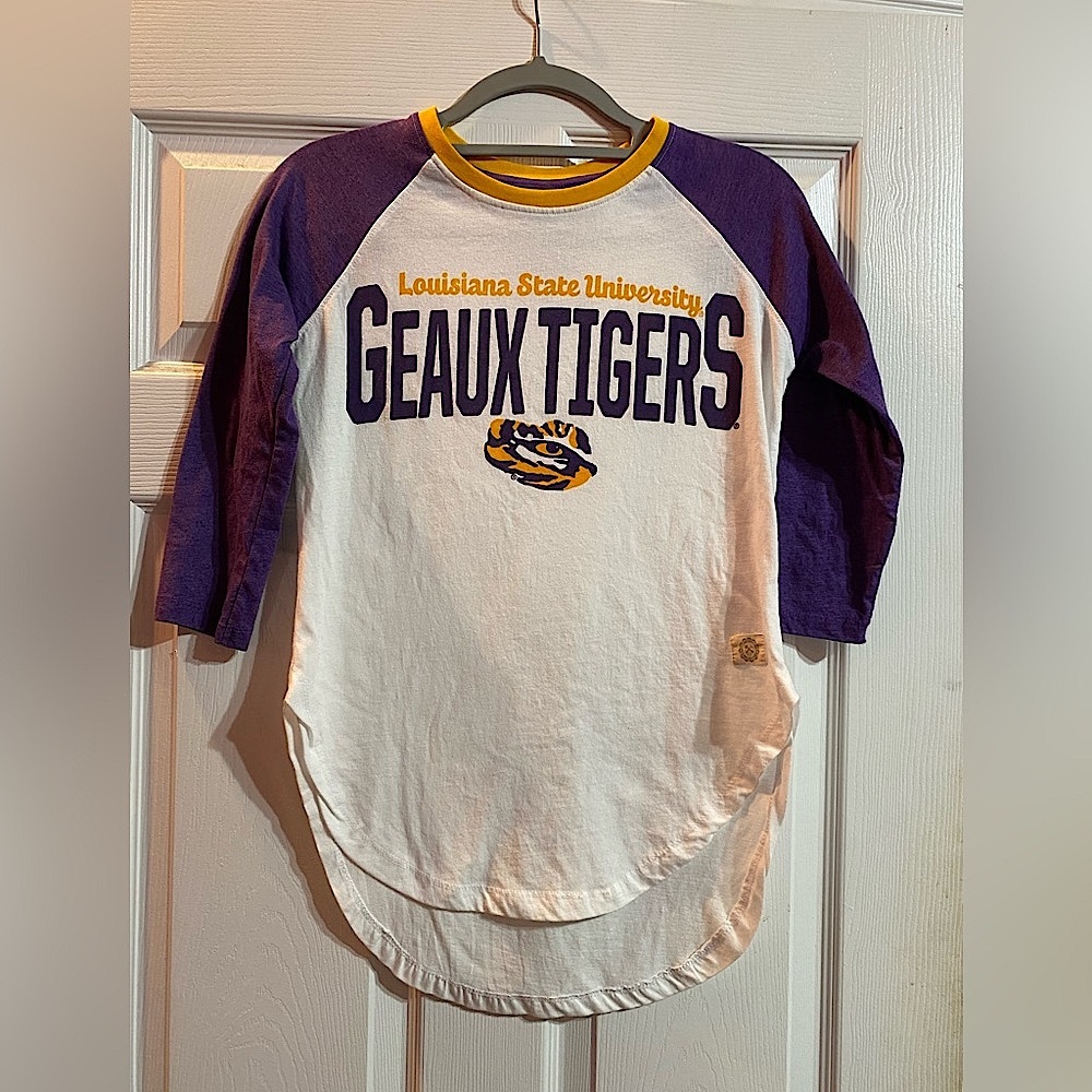 LSU Geaux Tigers Ladies  Shirt Purple White Small. 3/4 sleeve, high low hem